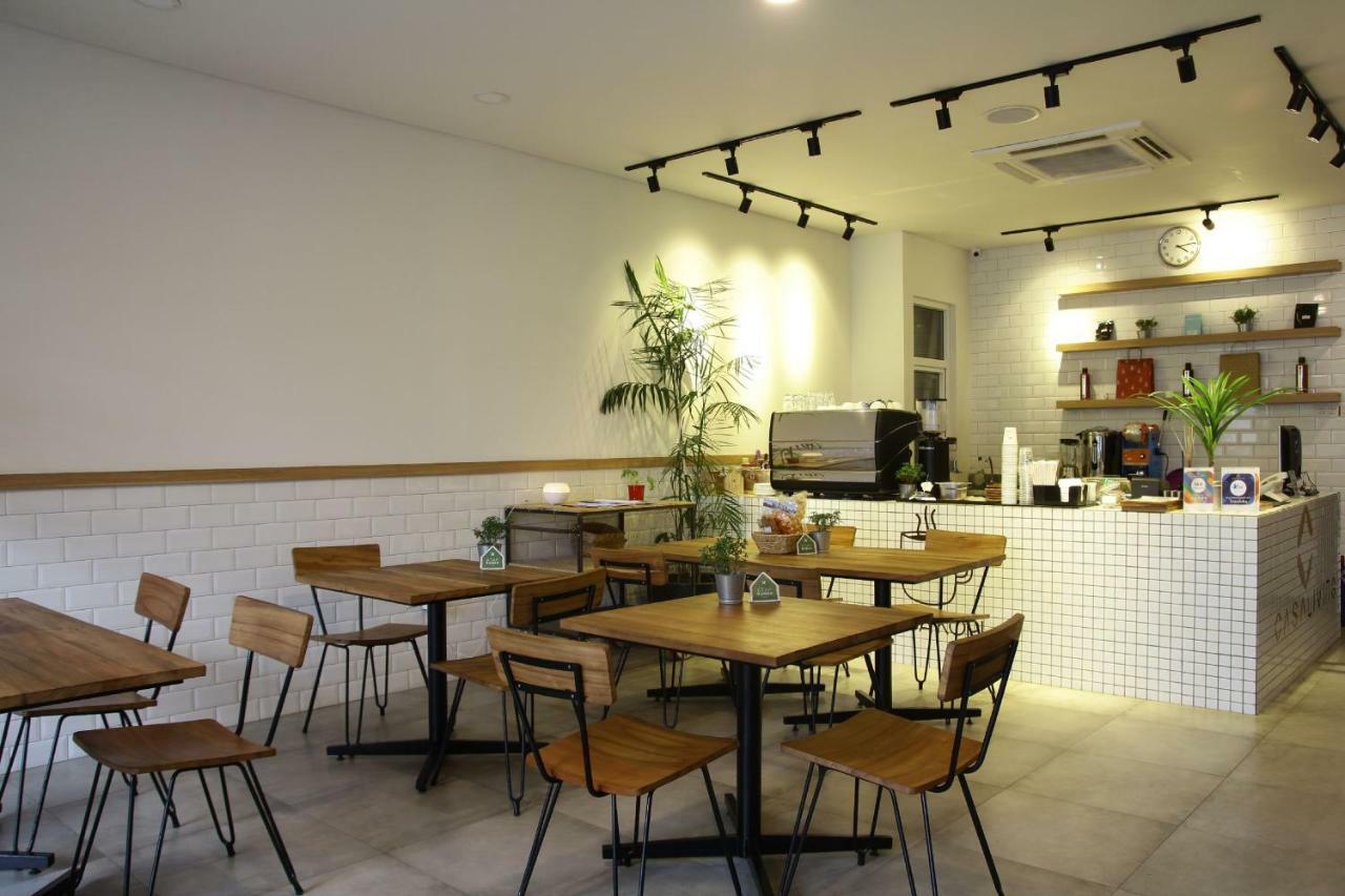 Casa Living Senayan Hotel Jakarta Kültér fotó